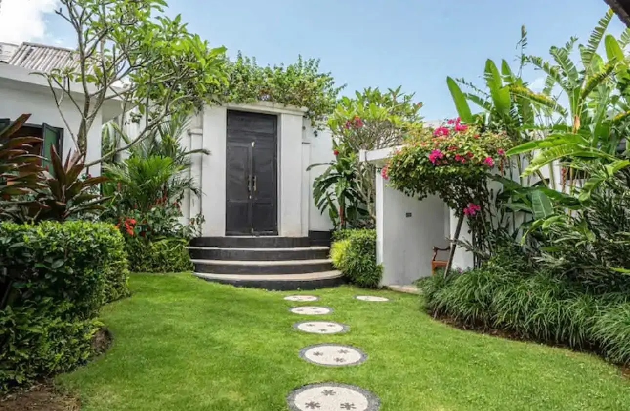 Villa For Rent 3 Bed In Berawa Canggu Bali — image 3