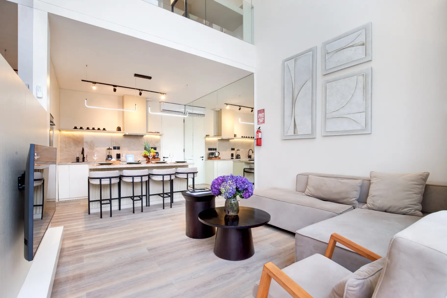 Modern 2BR Oasis Smart Villa Berawa +pool +working space area! — image 3