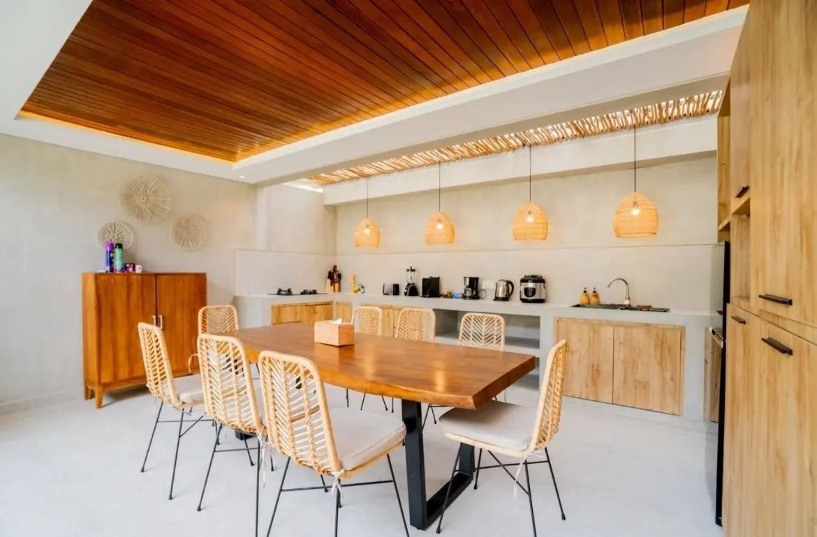 Villa For Rent 4 Bed In Kerobokan Badung Bali — image 3