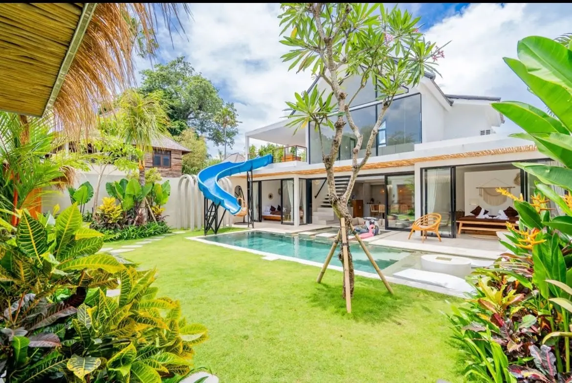Villa For Rent 4 Bed In Kerobokan Badung Bali