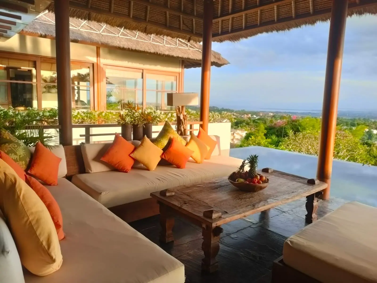 The Longhouse - 6 Bed Luxury in Jimbaran Bay