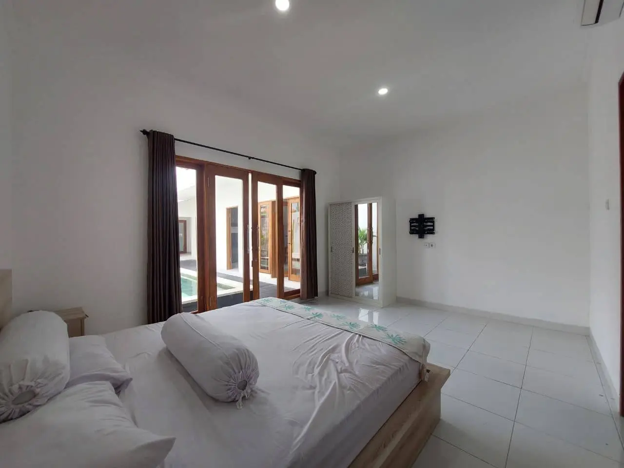 Villa For Rent 2 Bed In Jln Dewi Sri Legian Bali — image 2
