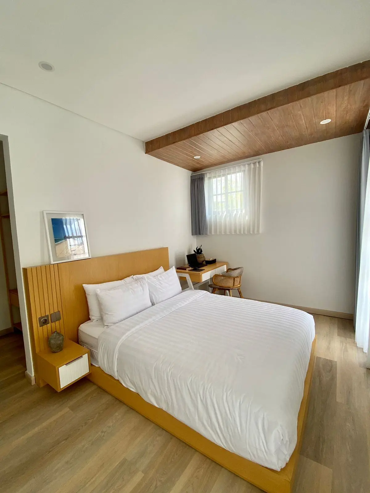 4BR Modern Villa at Berawa with Rooftop — image 4