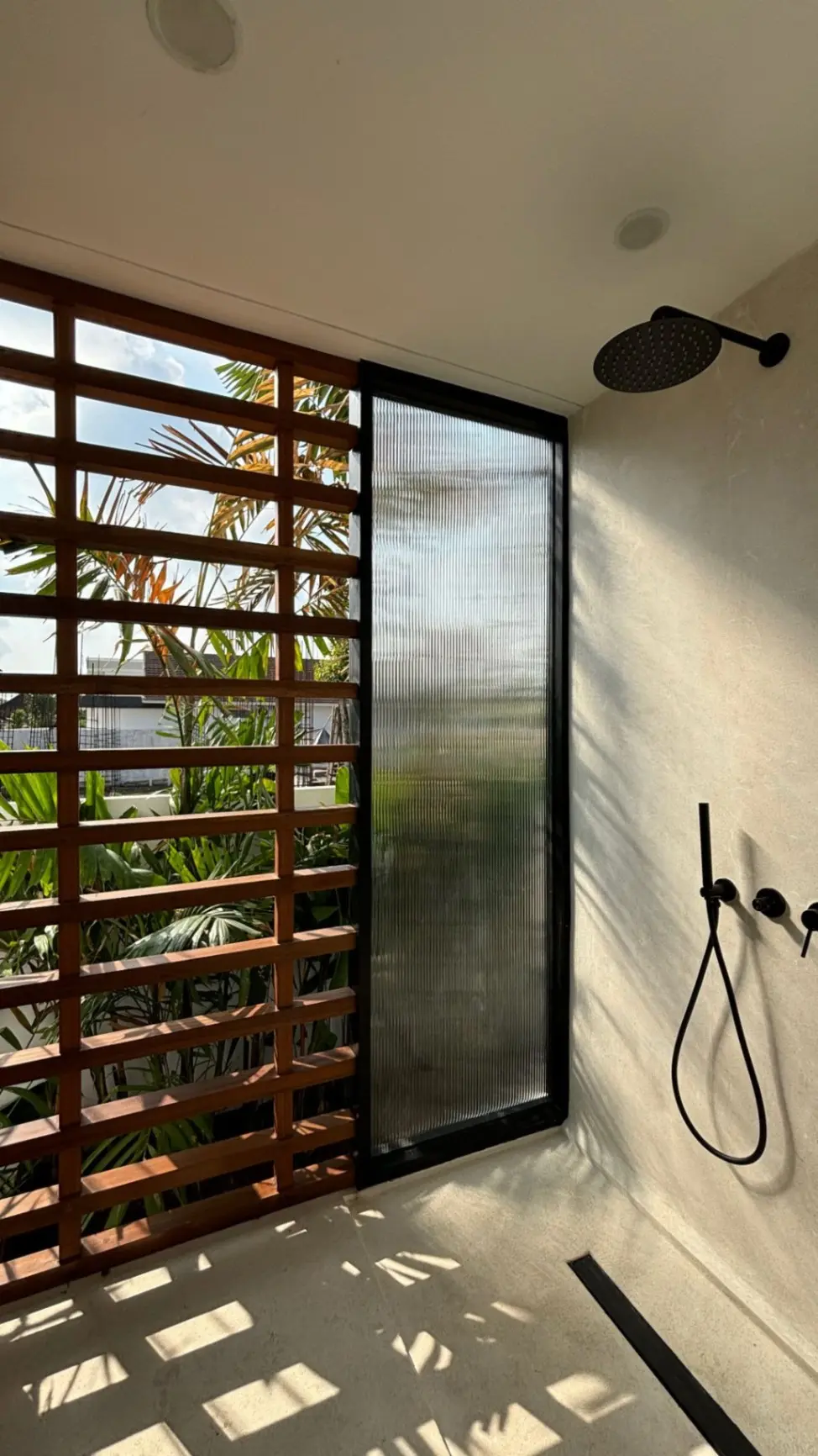 2-Bedroom Villa with Modern Architecture in Buduk — image 3
