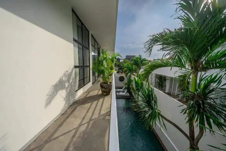 3 BEDROOM VILLA 7 MINUTES WALK TO BERAWA BEACH FOR MONTHLY AND YEARLY RENTAL — image 1