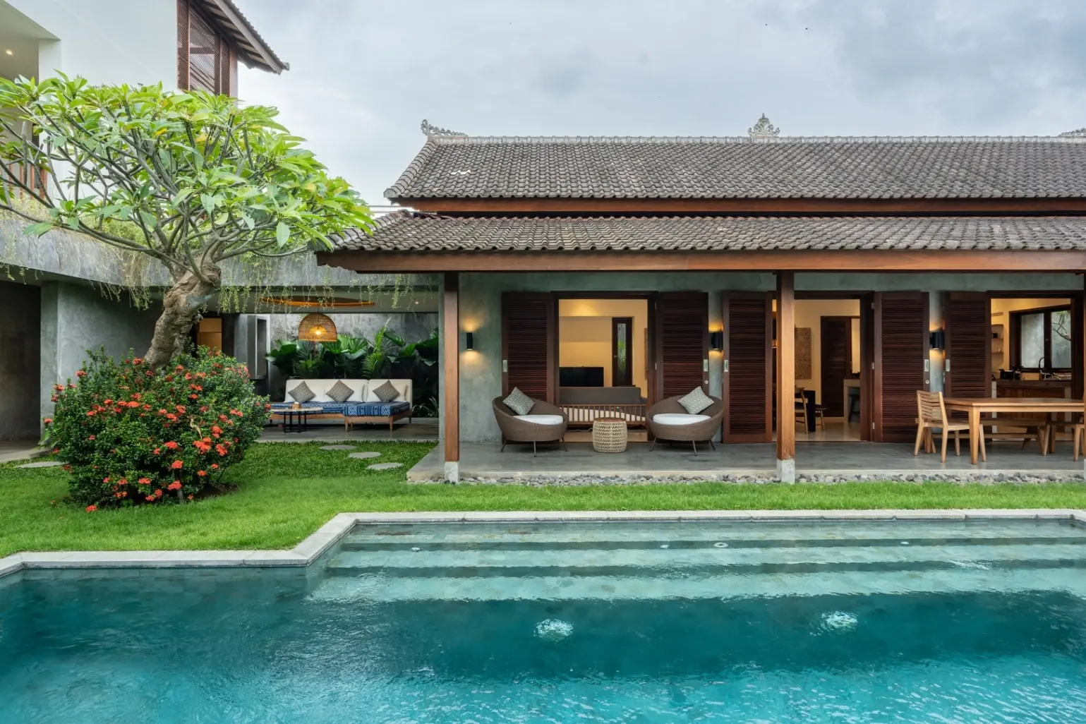 Just Residence - Tropical 3 BR Designer Villa Canggu Pool & Rooftop