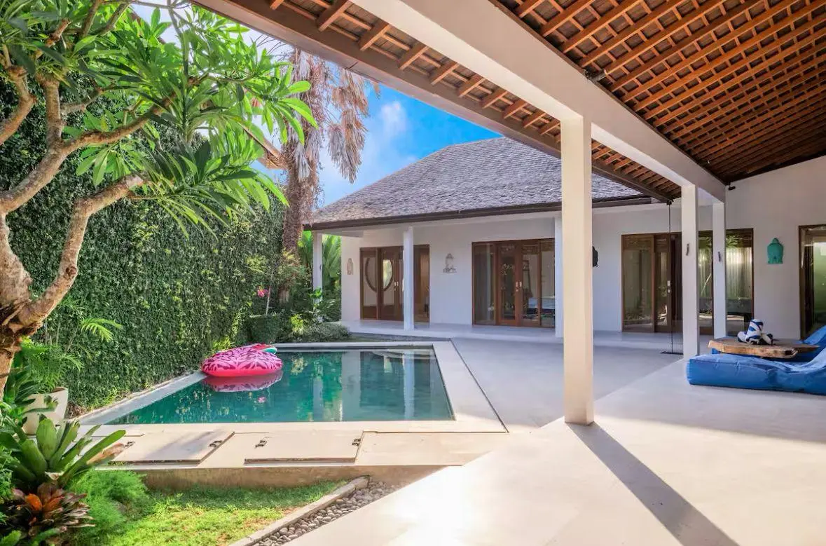 Modern 4-Bedroom Tropical Villa in Kayu Tulang Canggu