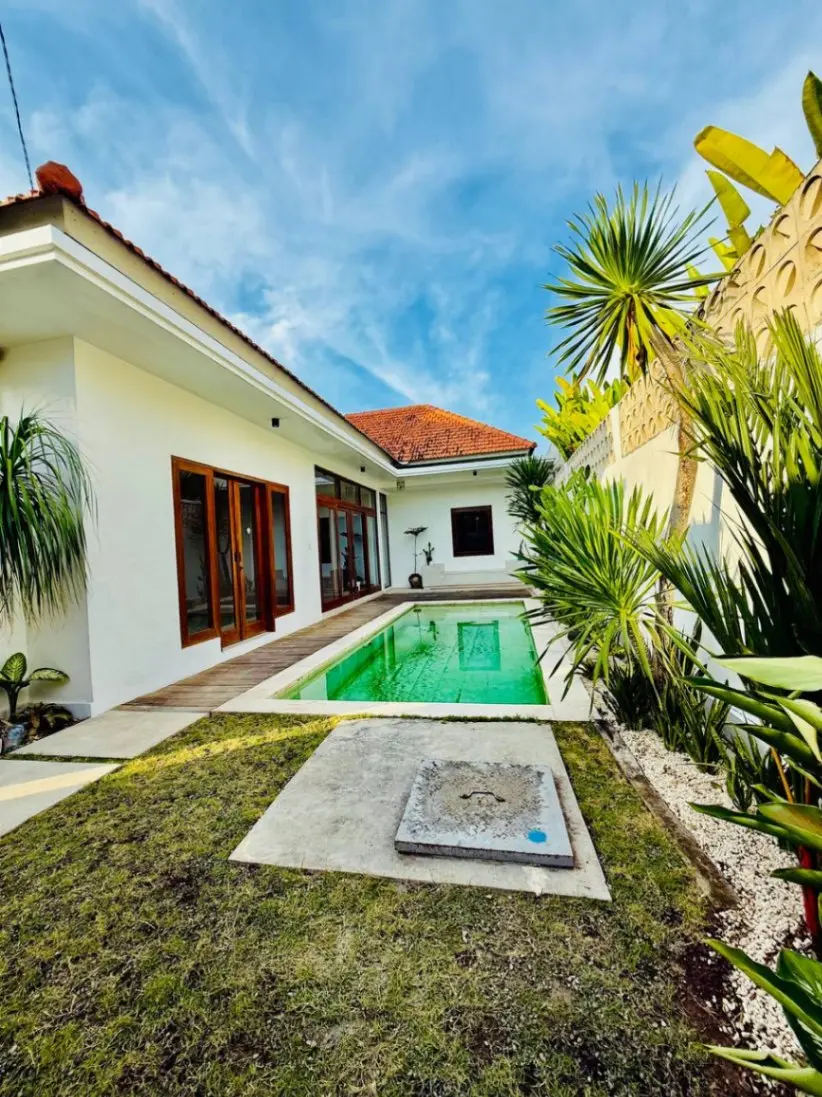 2 BEDROOM VILLA NEAR LA BRISA BEACH CLUB IN PADANG LINJONG - AF536