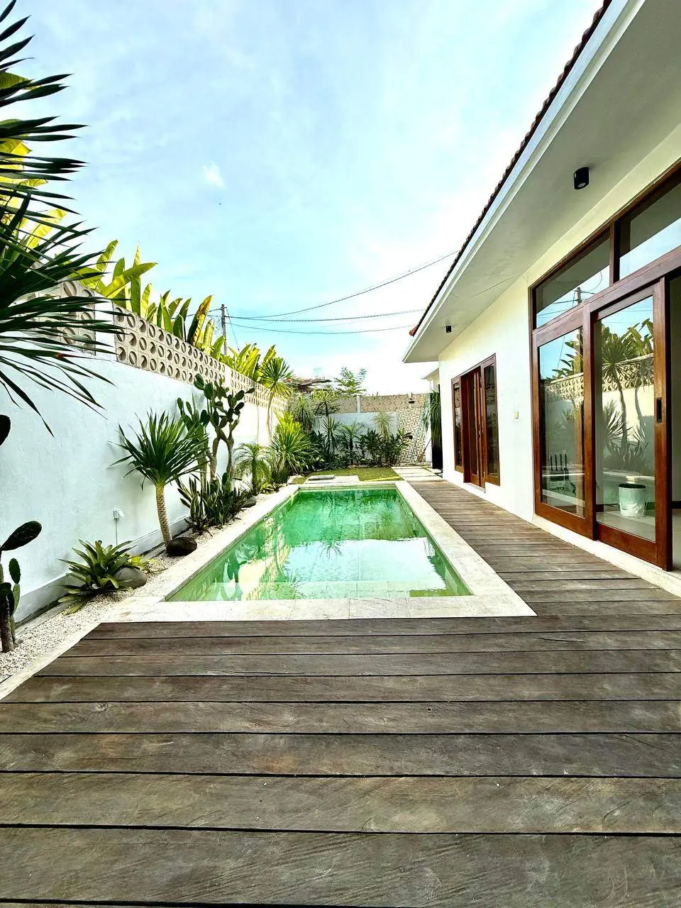 2 BEDROOM VILLA NEAR LA BRISA BEACH CLUB IN PADANG LINJONG — image 1