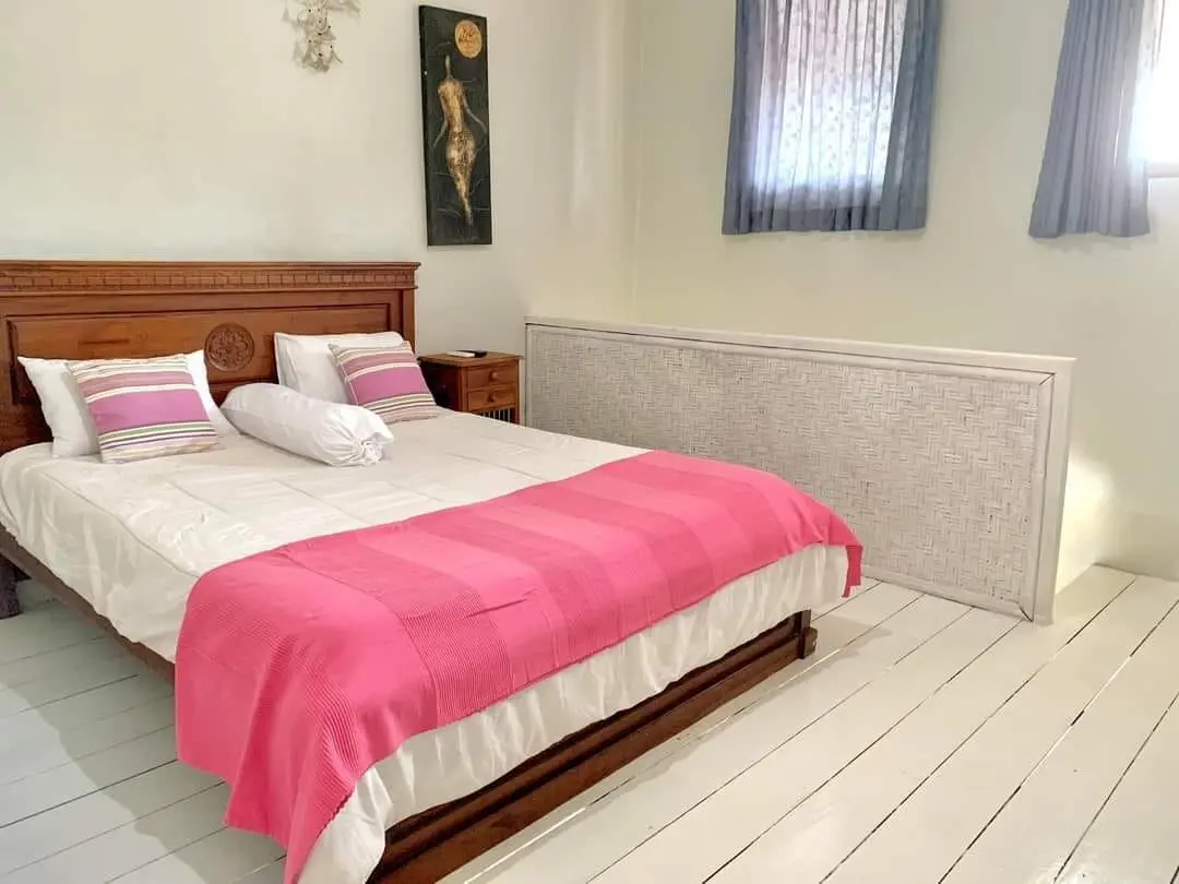 1BR Local House For Rent walking distance to the Legian Beach Yearly rental. — image 4