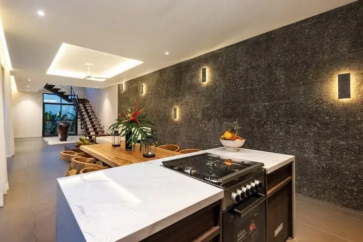 Villa For Rent 3 Bed In Berawa Tibubeneng Bali — image 4