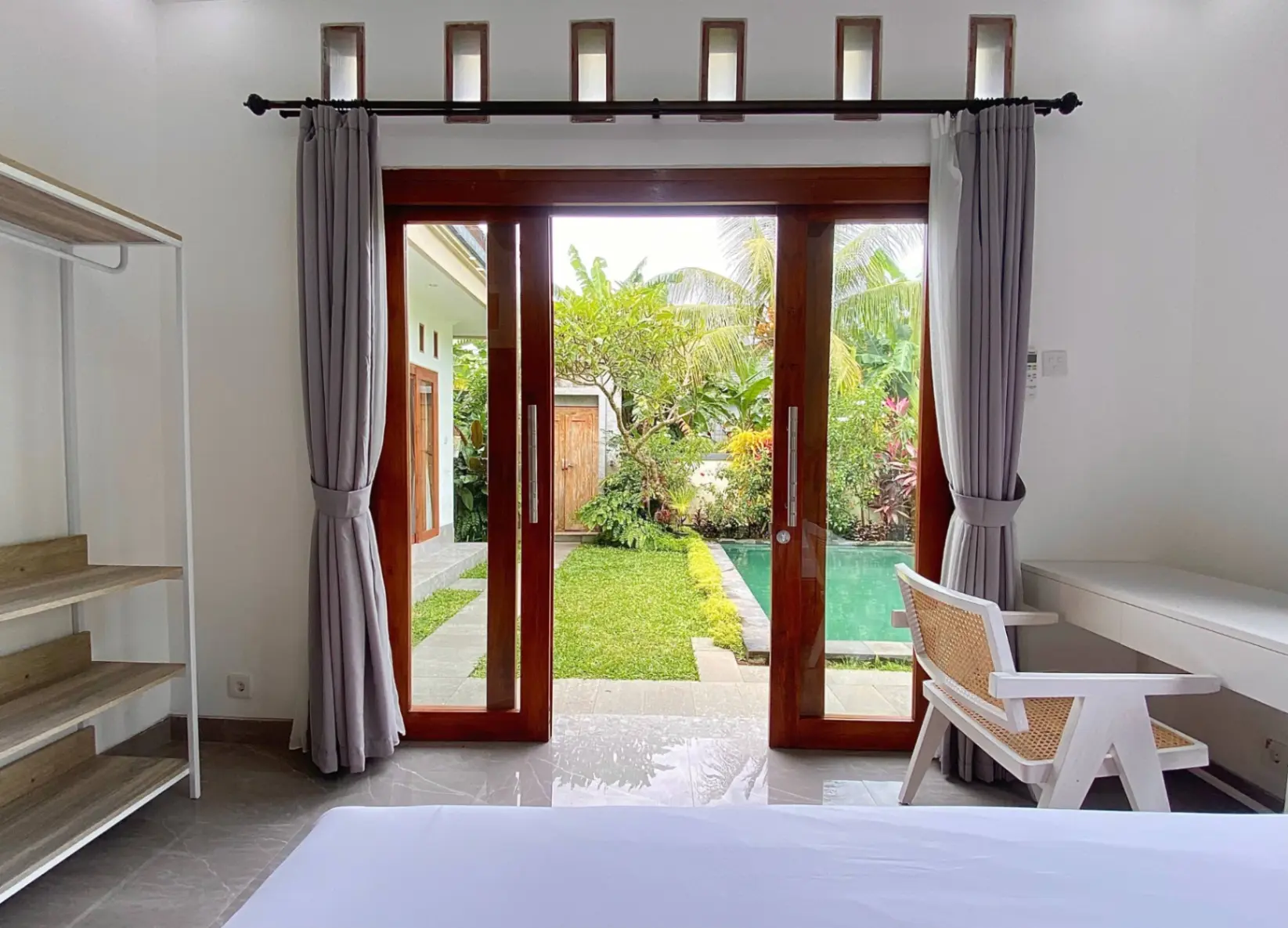 Private 2-Bedroom Villa with Living Room in Sayan Ubud — image 4