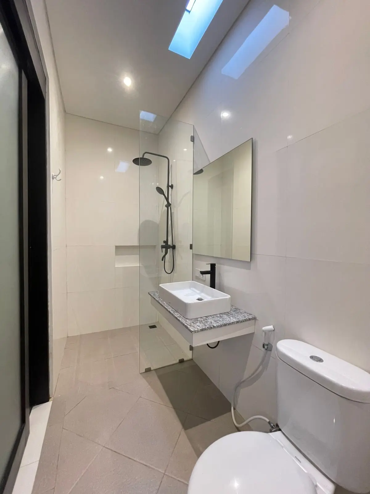 Villa For Rent 3 Bed In Kerobokan KelodBali — image 1