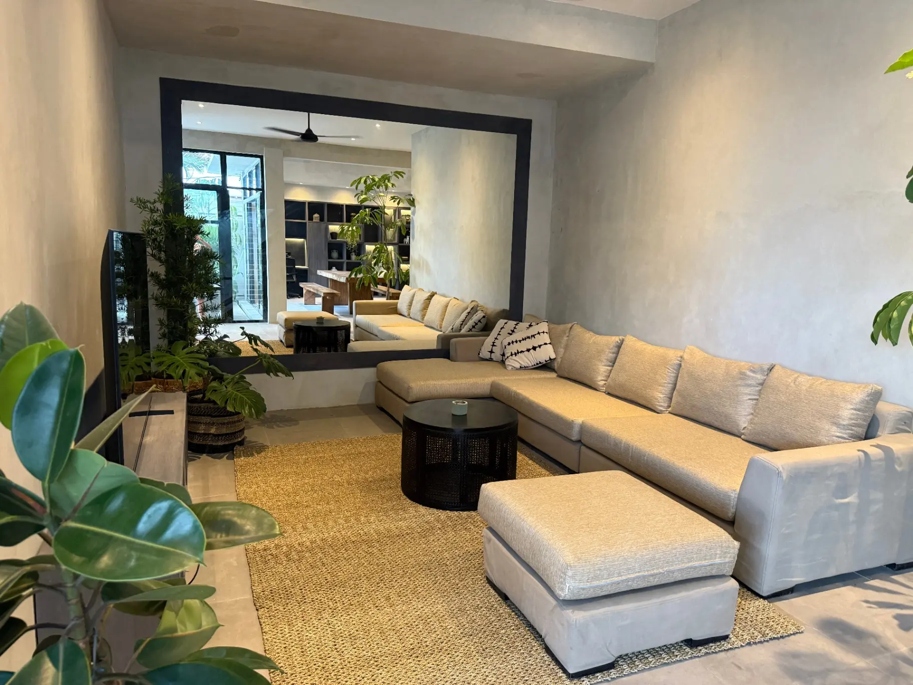 Modern 3BR Villa w/ Pool & Garden — image 3