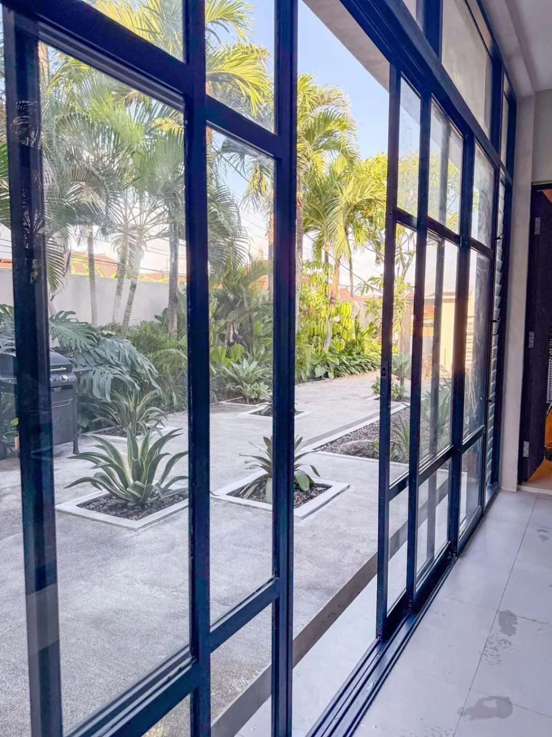 Modern 3BR Villa w/ Pool & Garden — image 4