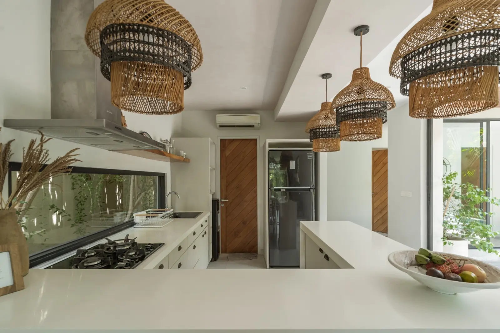 FOR RENT: 4BR designer villa located in Berawa Canggu — image 3
