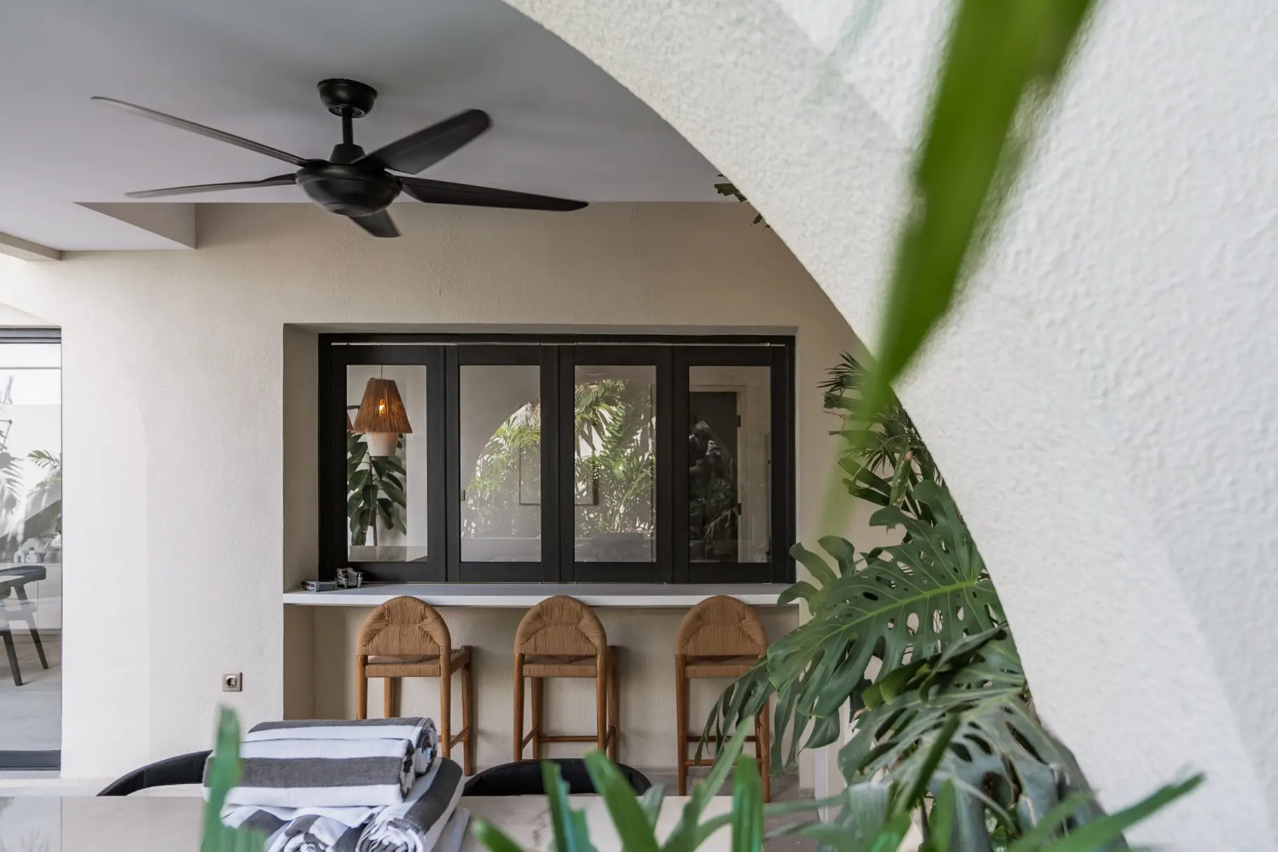 3 BR COASTAL STYLE VILLA IN UMALAS — image 2