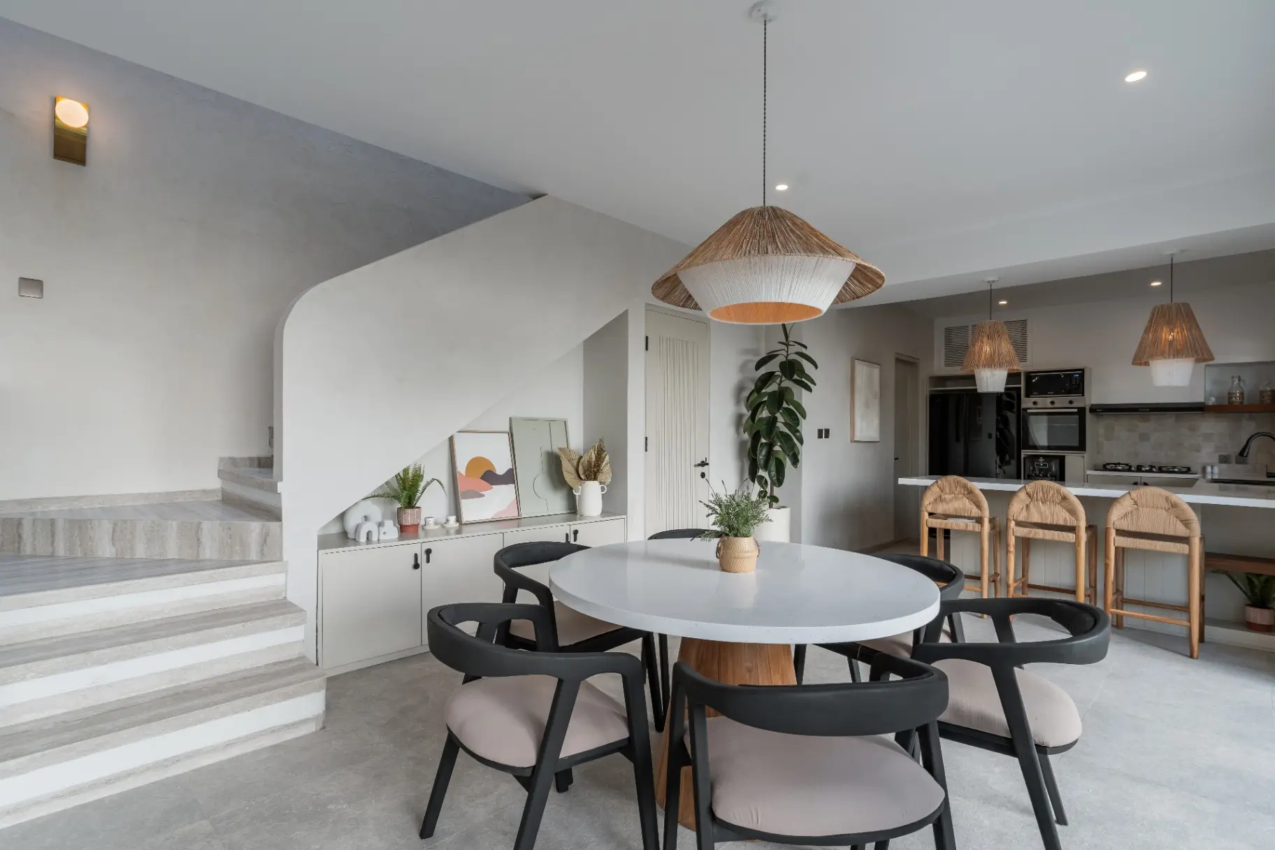 3 BR COASTAL STYLE VILLA IN UMALAS — image 3