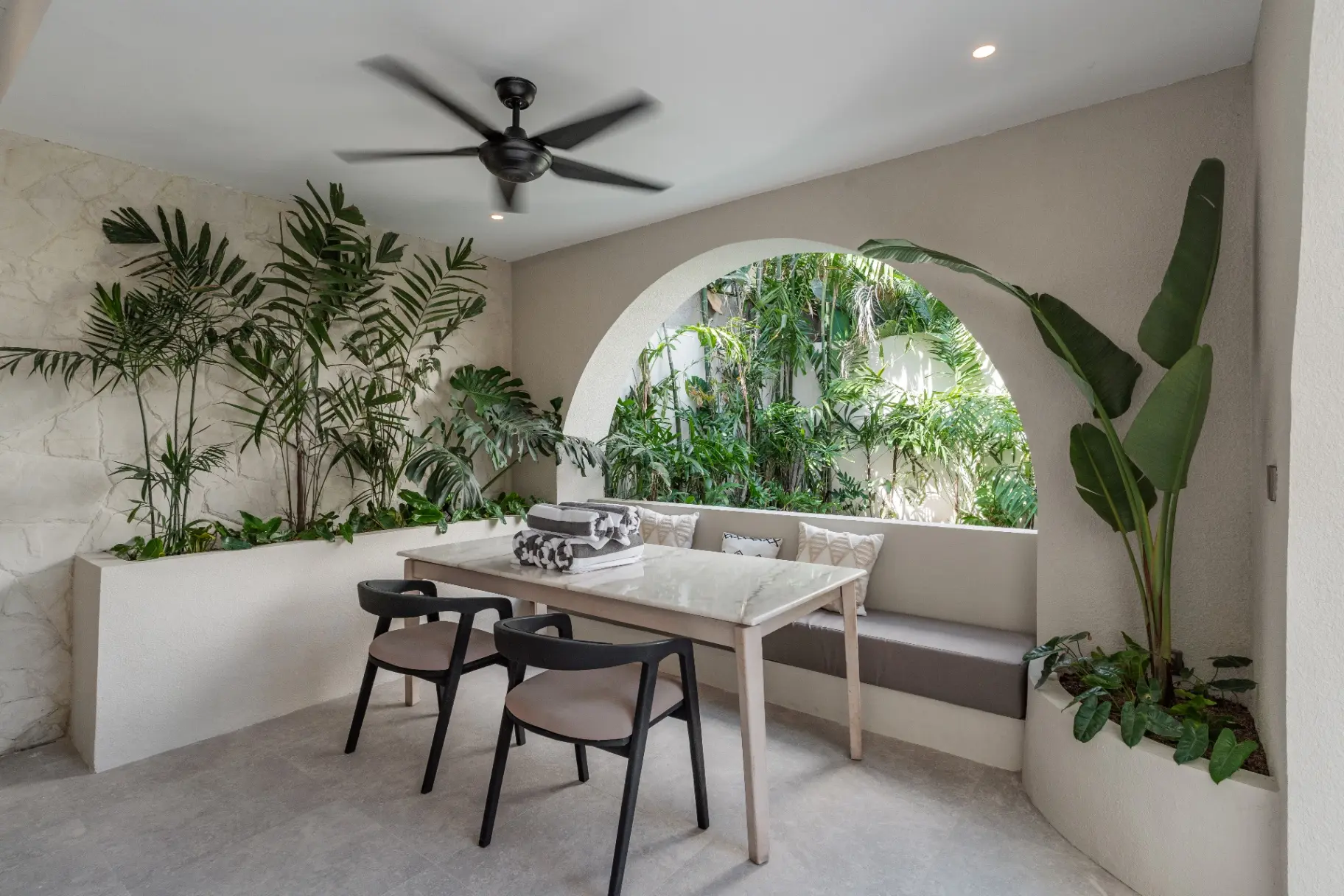 3 BR COASTAL STYLE VILLA IN UMALAS — image 1