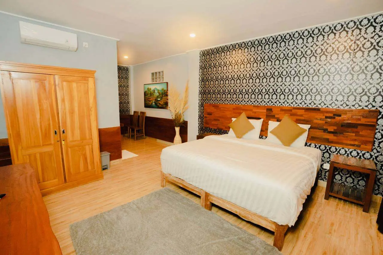2 BEDROOM BEACHFRONT VILLA IN CANGGU PADANG LINJONG — image 4