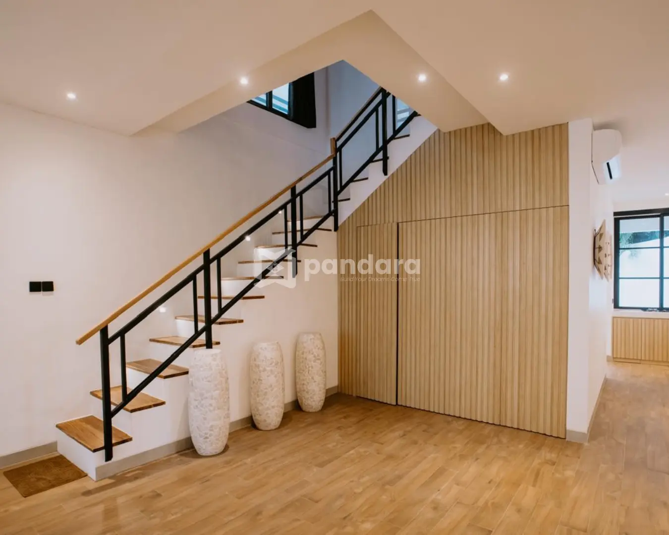 Villa Pererenan - 2 Storey with Rooftop — image 1