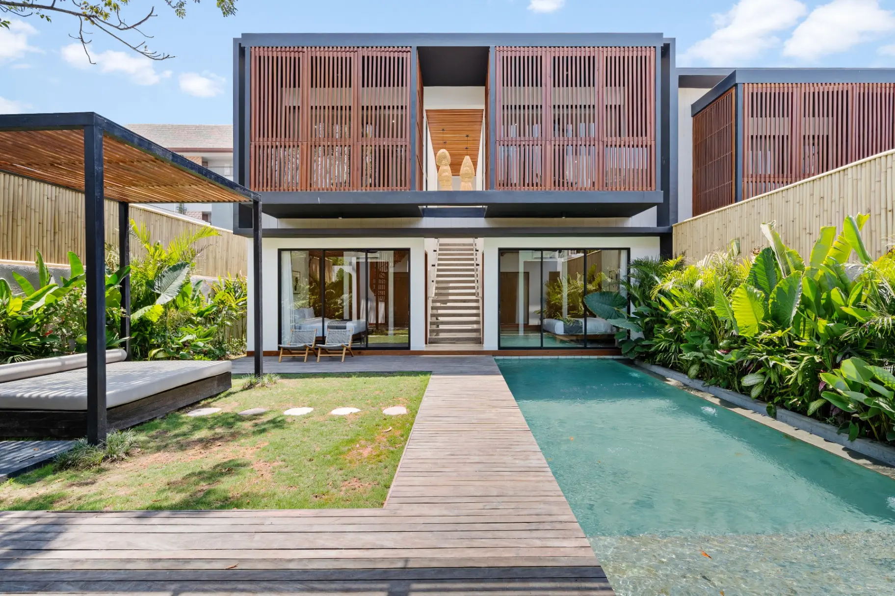 Red Sunset - Luxe 4BR Canggu | Sky Lounge Pool Near Beach