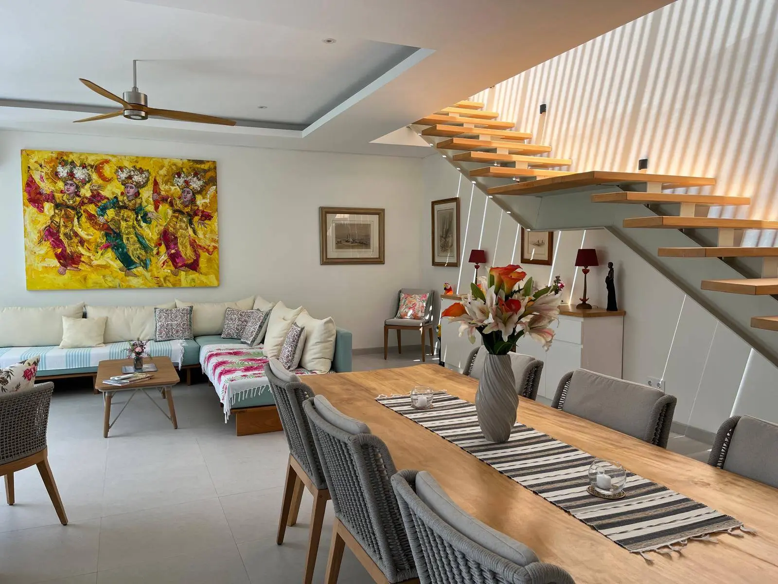 Unique - 4-bed Executive Home and Office solar powered walk to Seseh Beach — image 2