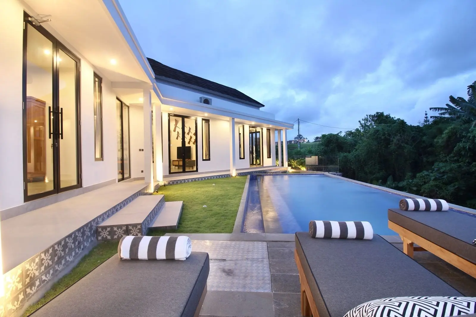 Villa For Rent 3 Bed In Berawa Tibubeneng Bali WS-3752