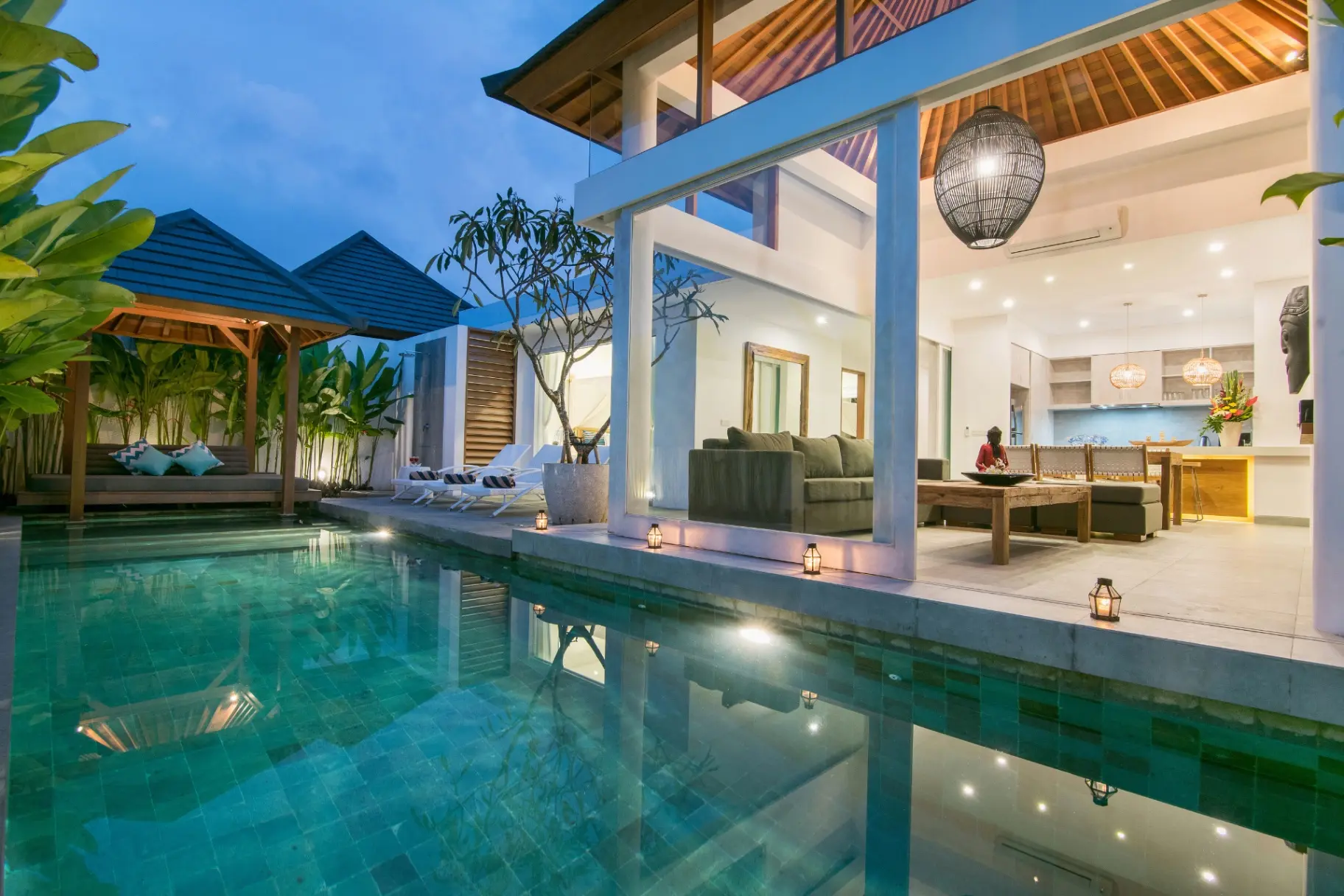 2 BEDROOM VILLA IN BERAWA WALK TO THE BEACH