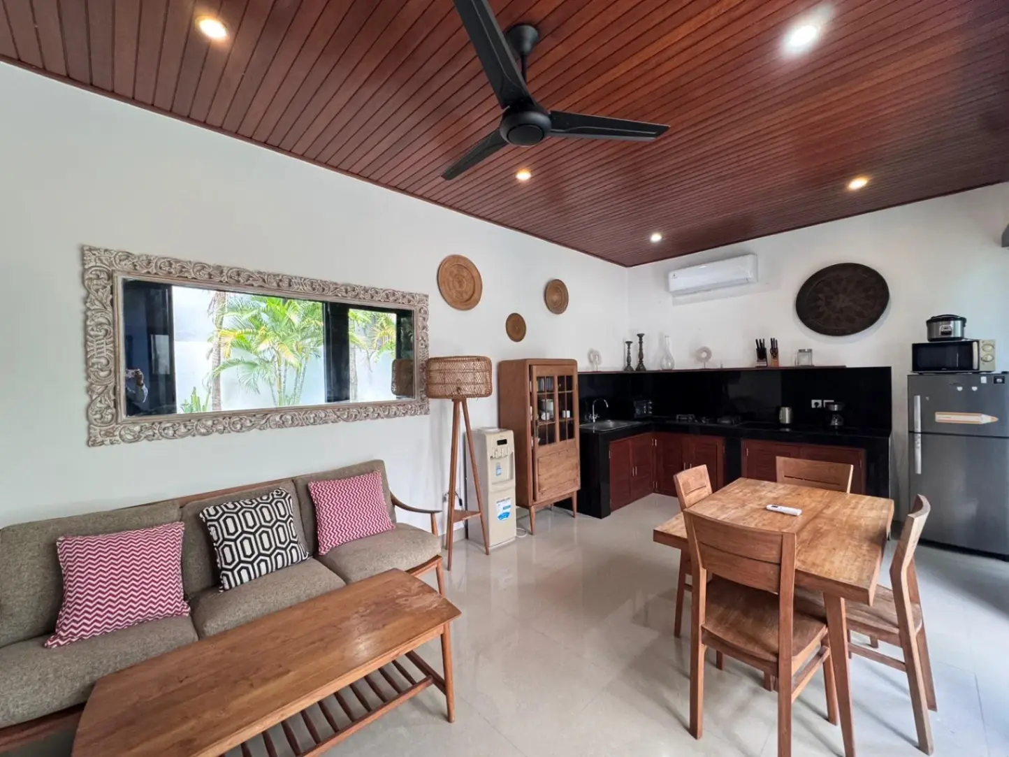 2 BEDROOM MODERN VILLA IN UMALAS — image 1