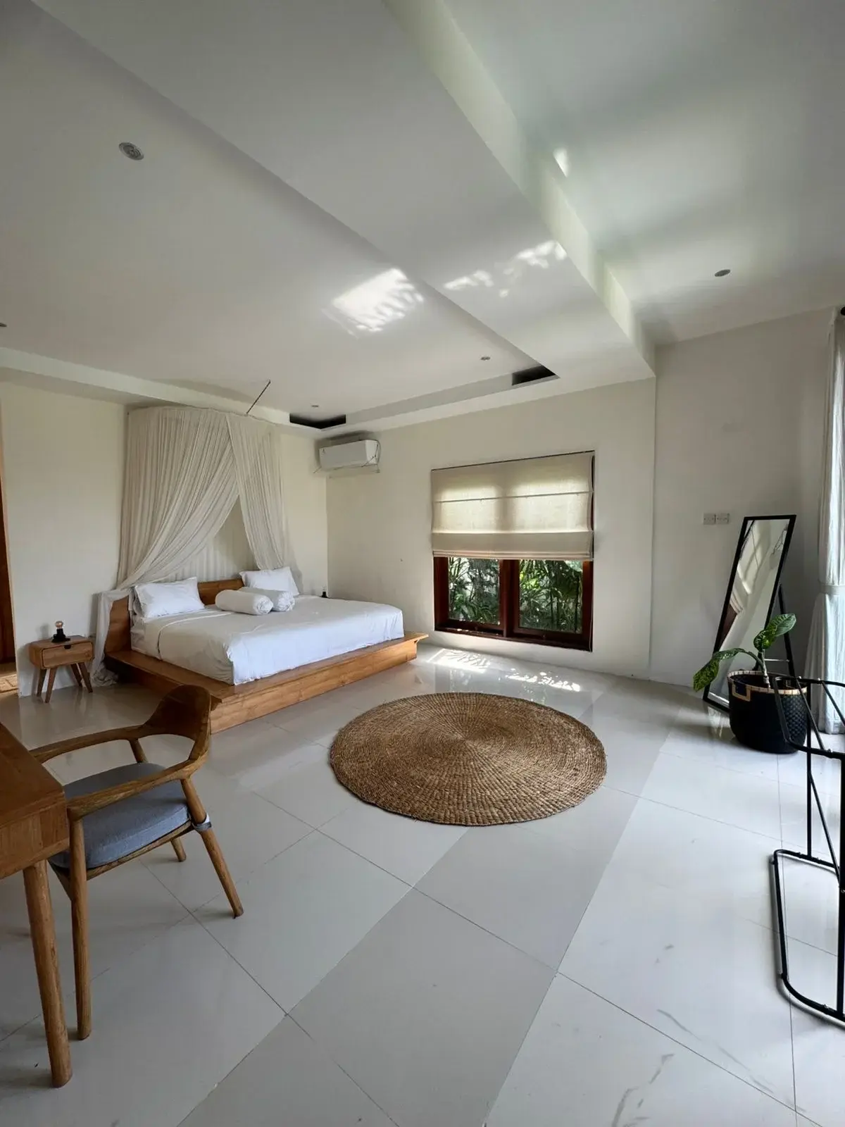 2 Bedroom Villa Furnished for Yearly Rent in Canggu Batu Bolong — image 2