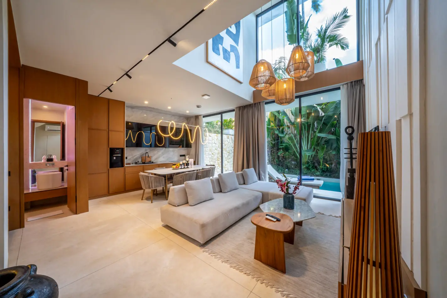 2 Bedroom Luxury Villa in Canggu Padonan — image 3