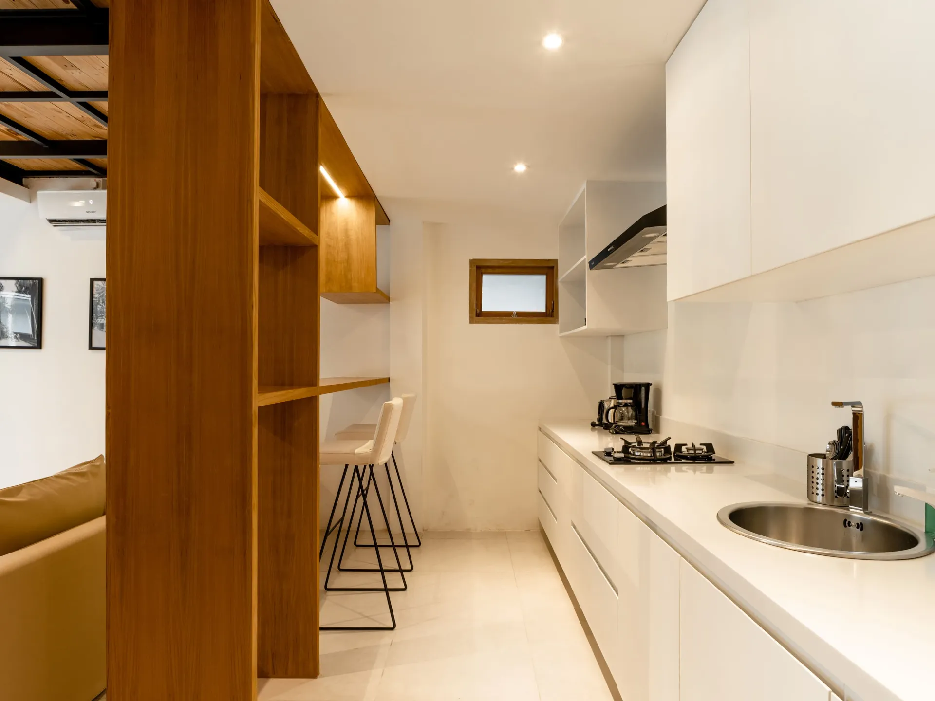 Berawa Village - Tropical modern Loft with pool Berawa Canggu — image 4