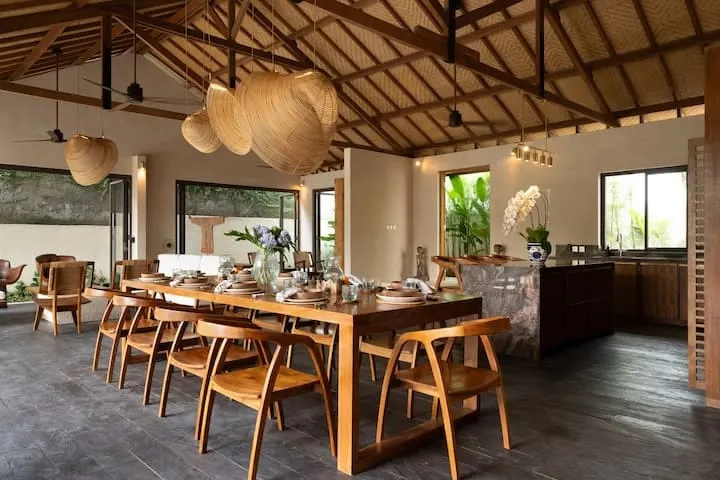 Villa For Rent 4 Bed In Pererenan Badung Bali — image 2
