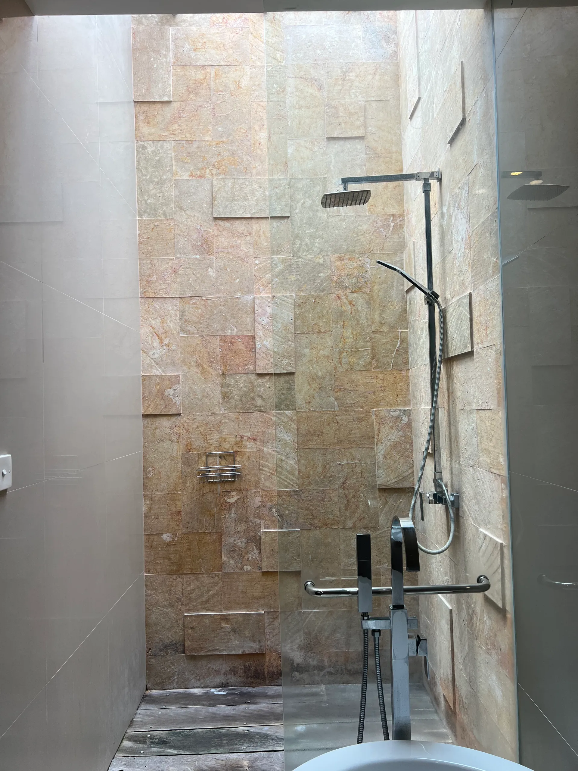 2 Bedroom Central — image 3