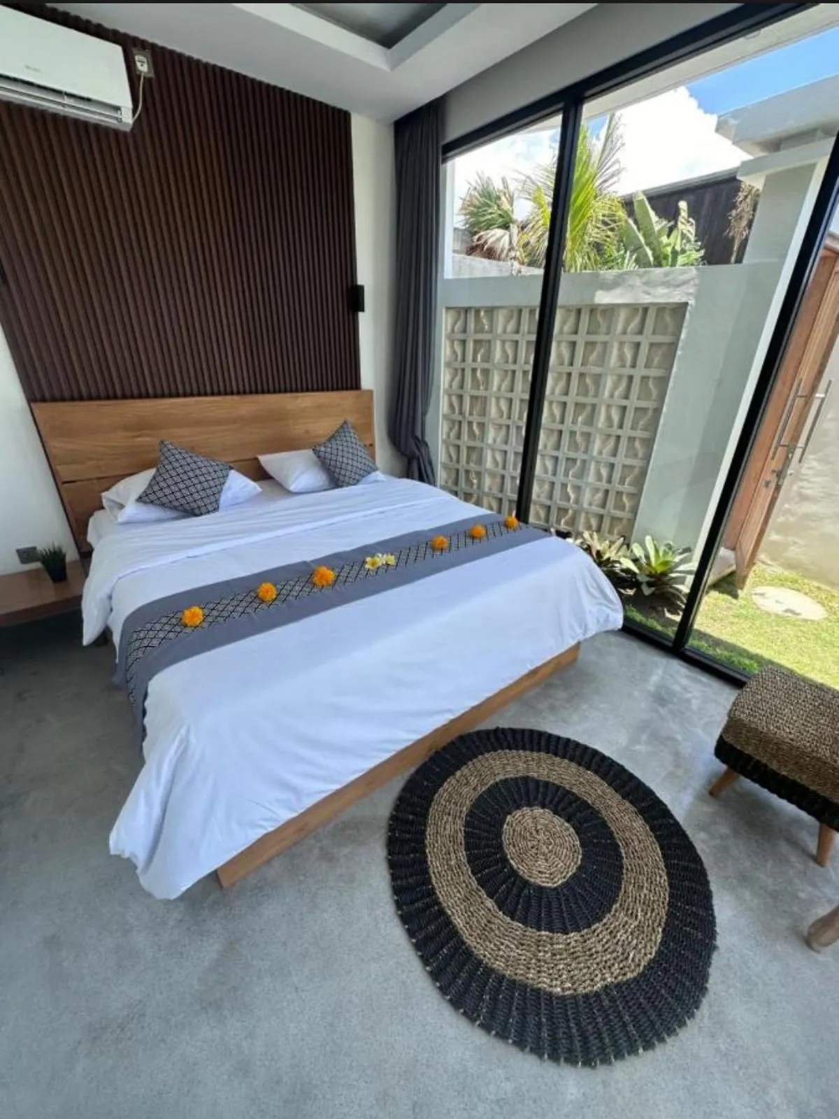 2 BEDROOM VILLA WITH PRIVATE POOL IN CANGGU PADONAN — image 4