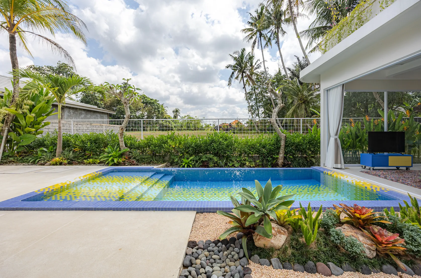 Designer Brand New 2-Bedroom Villa with Rice Paddy View — image 3
