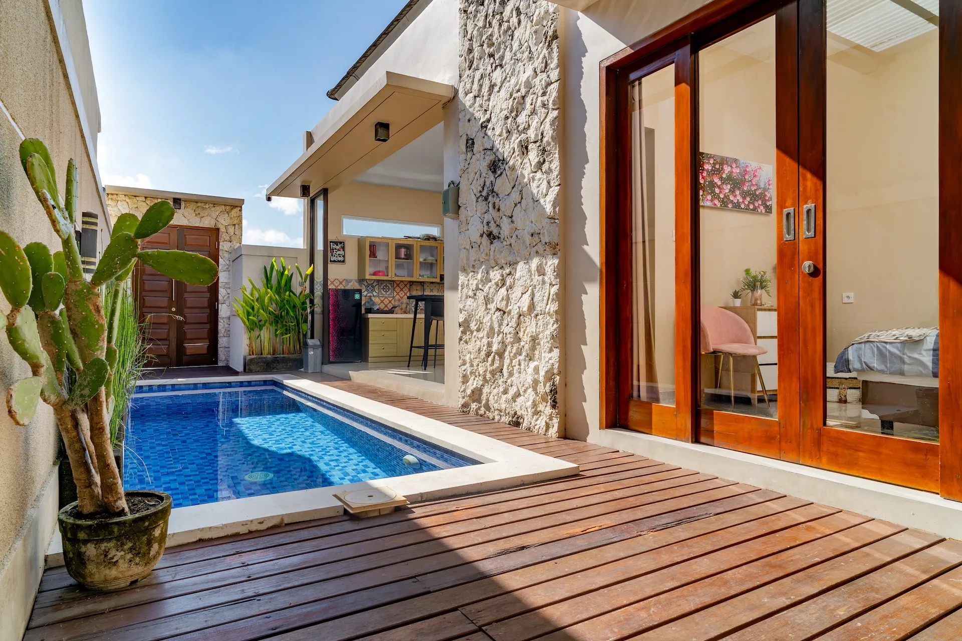 Cozy 2BR Pool Villa | 15 min to Melasti Beach — image 2