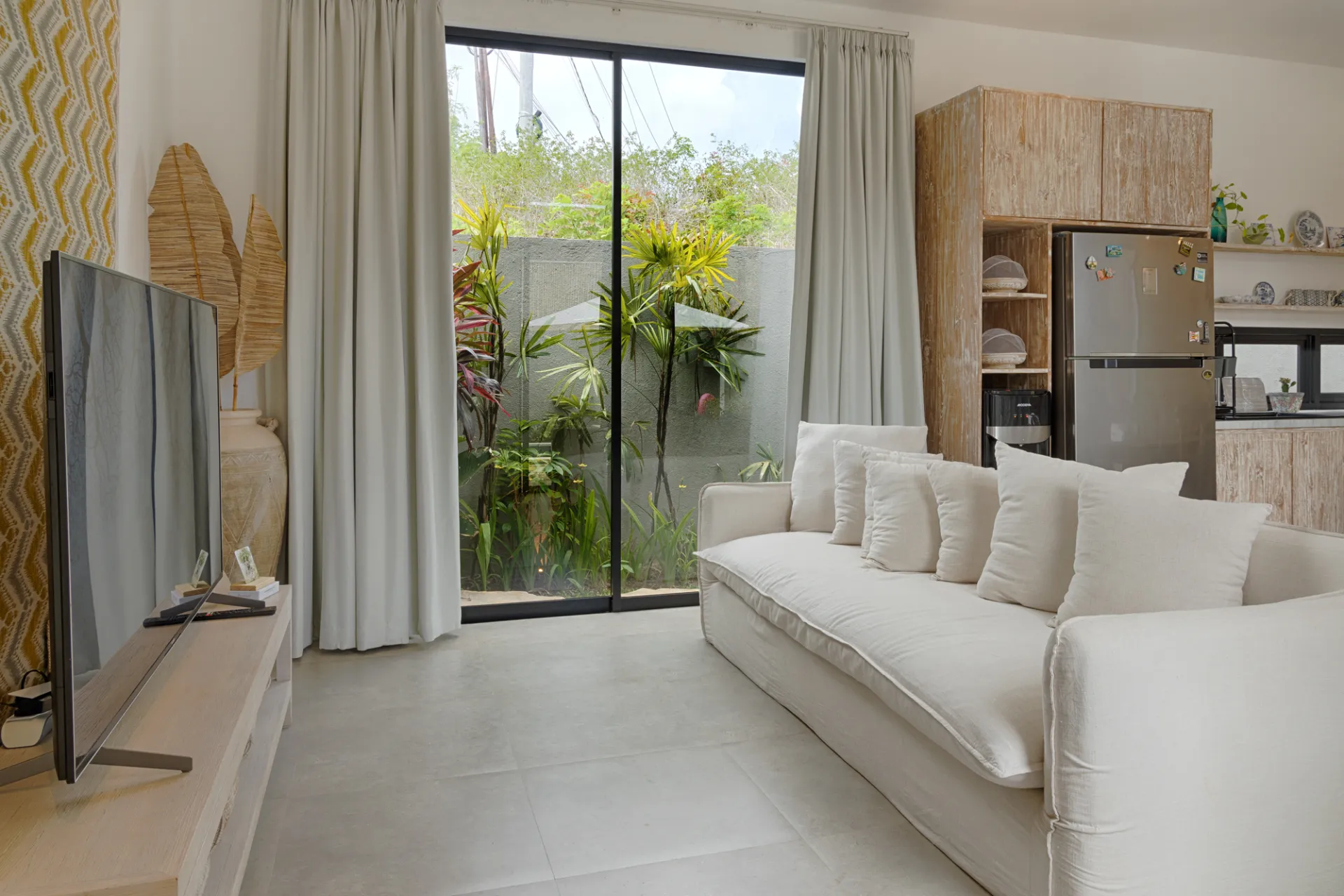 Modern 2BR Pool Villa | 15 min to Melasti Beach — image 1