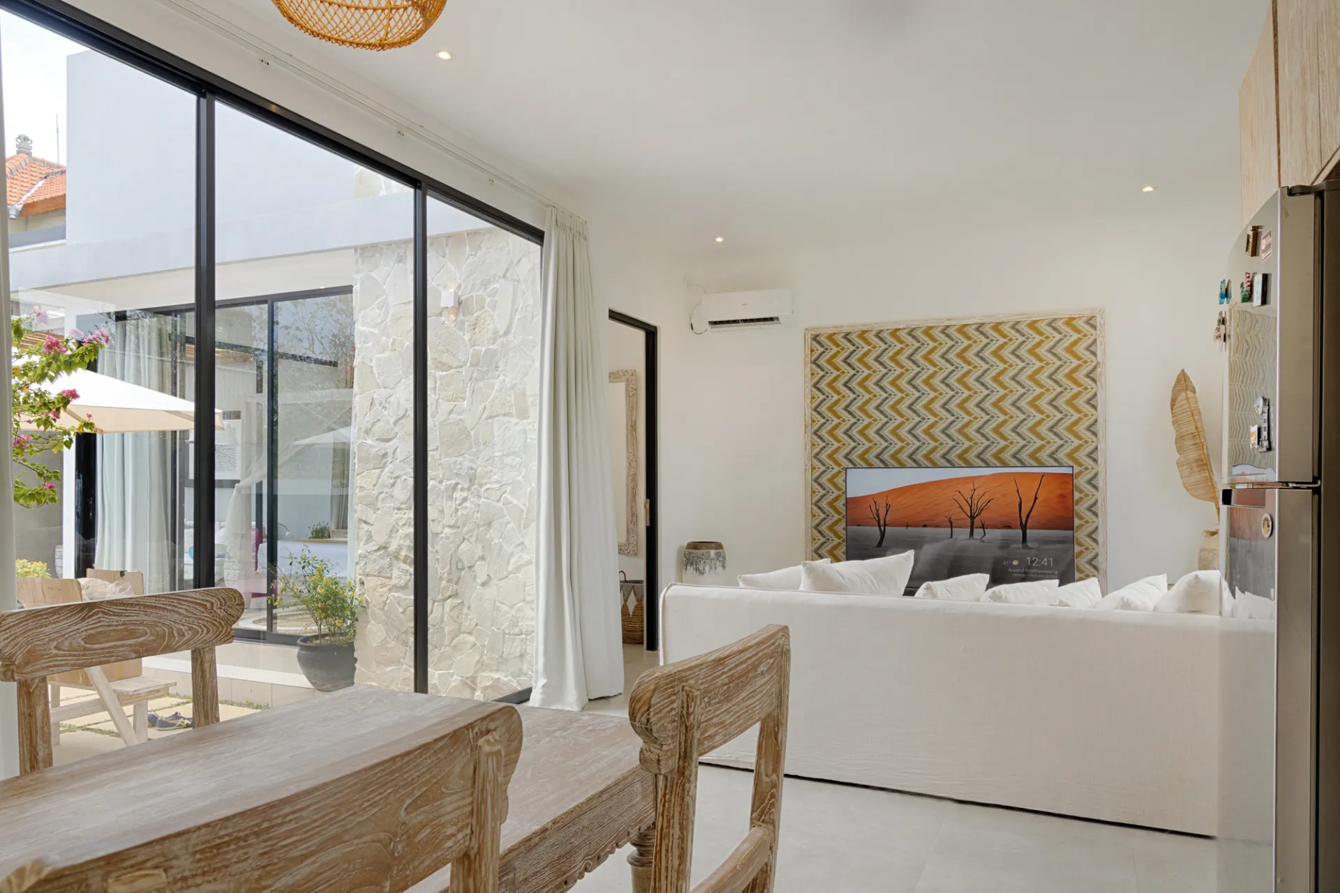 Modern 2BR Pool Villa | 15 min to Melasti Beach — image 3