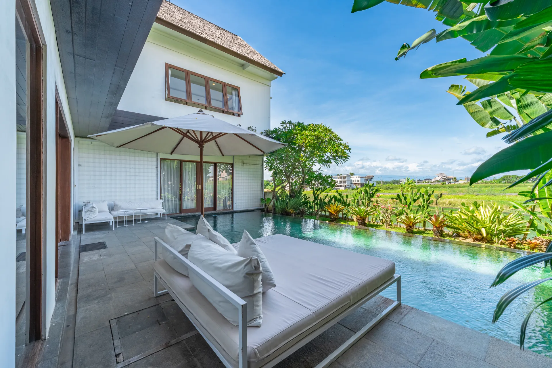 Villa Ombak - 2 Bedroom Villa in Ombak Villa Residence next to Mengening Beach! — image 3