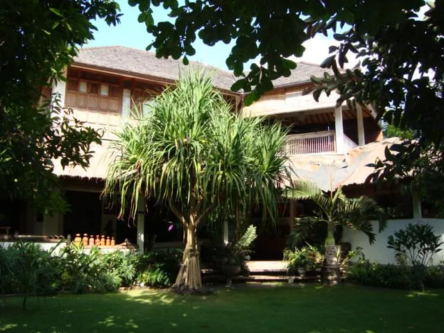 Casa Bali – Charming 2 Bedroom Joglo-Style House with huge garden in Kedonganan