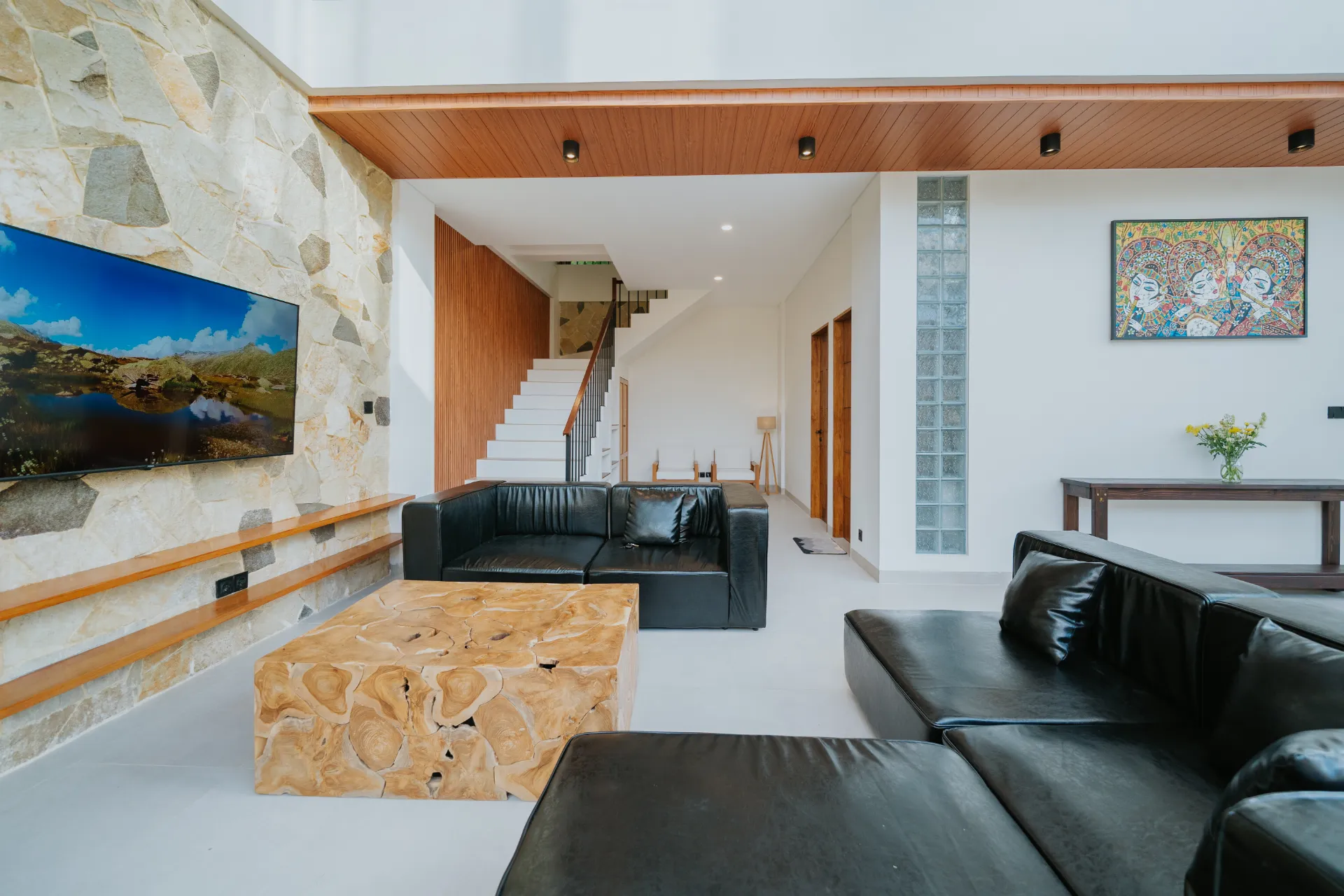 New 3 BR villa with pool near Pandawa beach — image 2