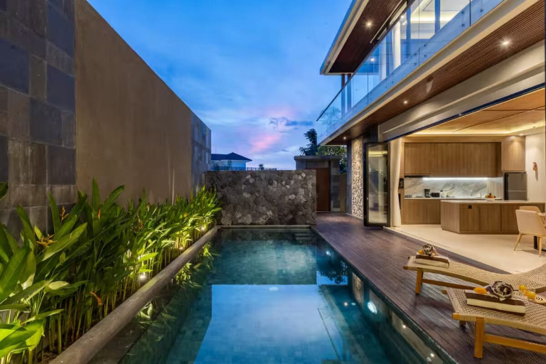 3 BEDROOM LUXURY VILLA IN UMALAS — image 1