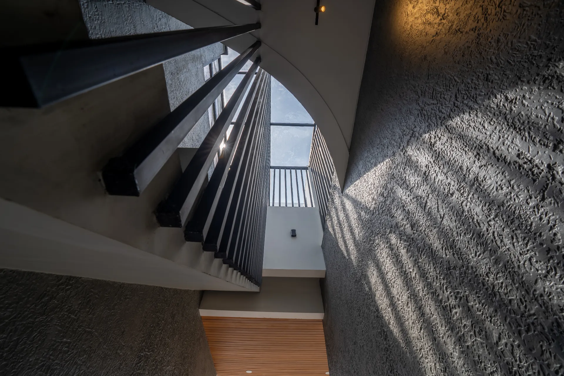 Penthouse x Office | 4 Bedrooms and 7 Bathrooms — image 2