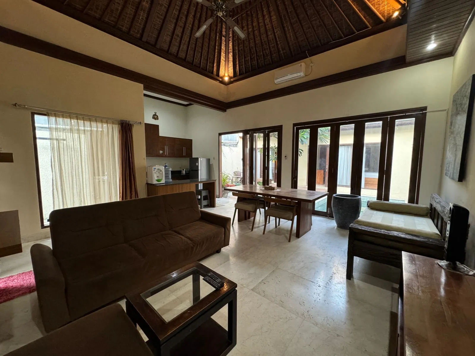For rent 2 bedrooms villa located in Kerobokan available for monthly rental — image 3