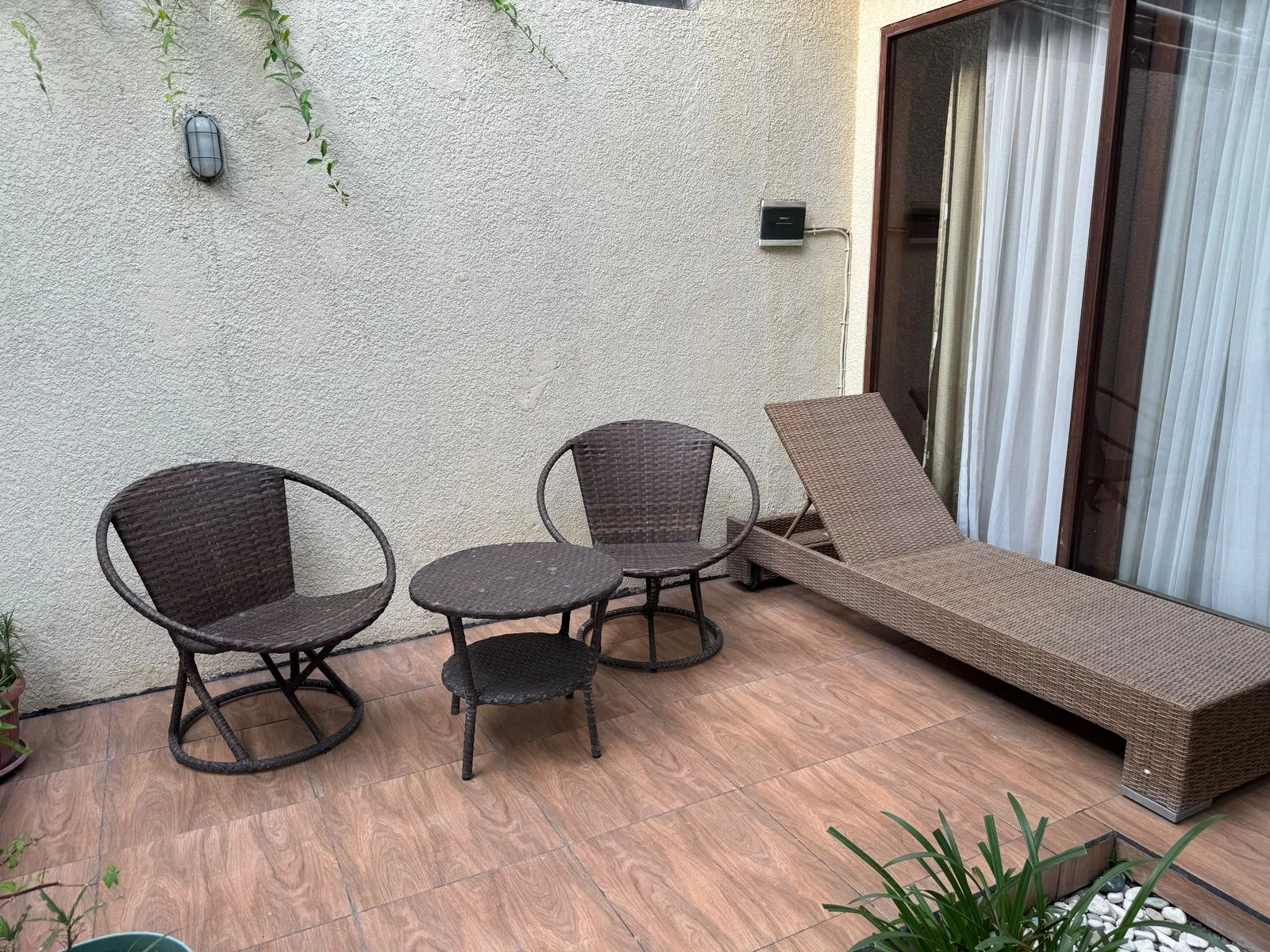 For rent 2 bedrooms villa located in Kerobokan available for monthly rental — image 2