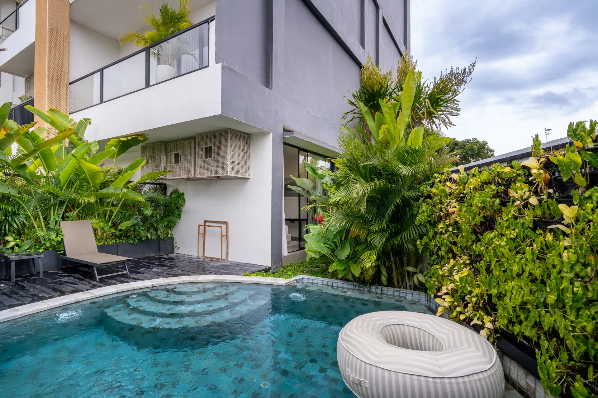 Sunny Bloom Suite - 2BR Luxury Canggu | Private Pool & Workspace