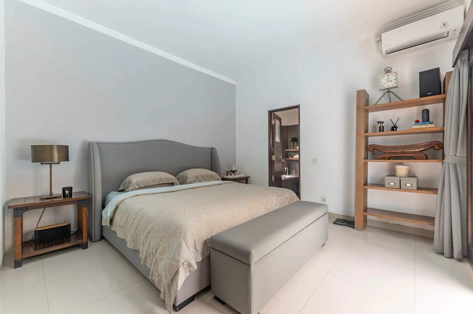 Villa Modern 2 Bed In Kerobokan Badung Bali — image 4