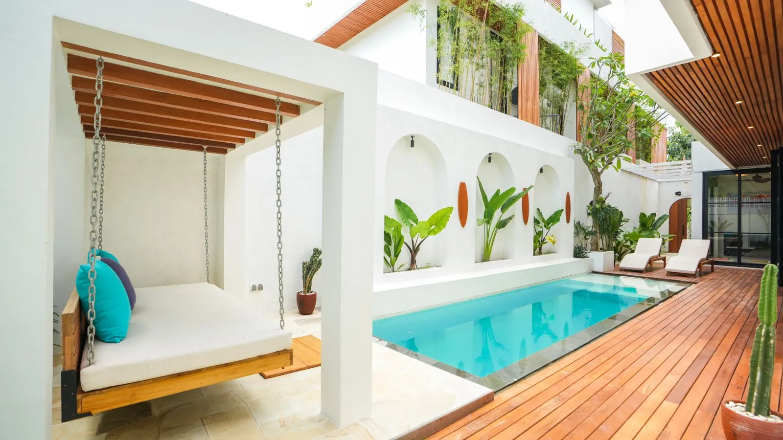 Brand New Luxury Villa with Sauna and Ice Bath Near Bingin — image 1